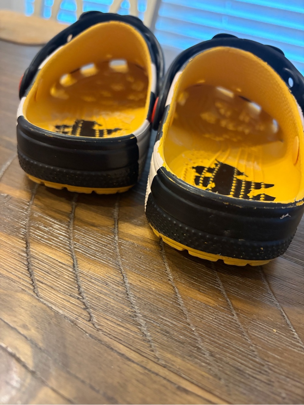 McDonald’s Hamburglar Crocs - Picture 4 of 6